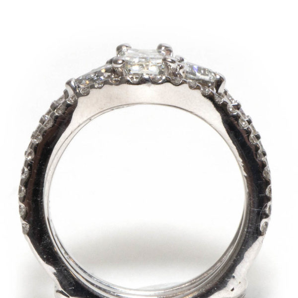 14kt White Gold Wedding Set with .88ct Center Diamond and 1.54cttw - Image 6