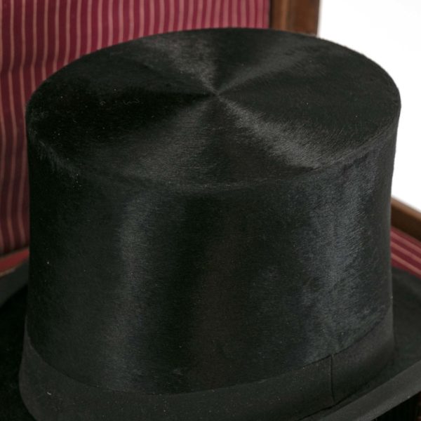 WARNER & CO. Beaver Top Hat with Leather Case and Brushes - Image 3