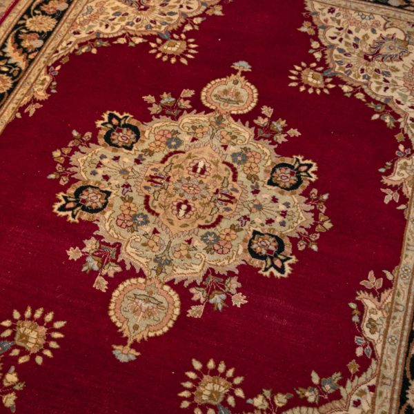4’8”x 6’ Hand Woven Wool Rug - Image 2