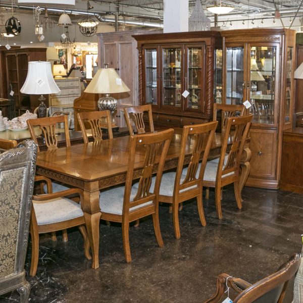 THOMASVILLE Parquet Top Dining Table with 8 Chairs, 2-20” Leaves, and Pads - Image 11
