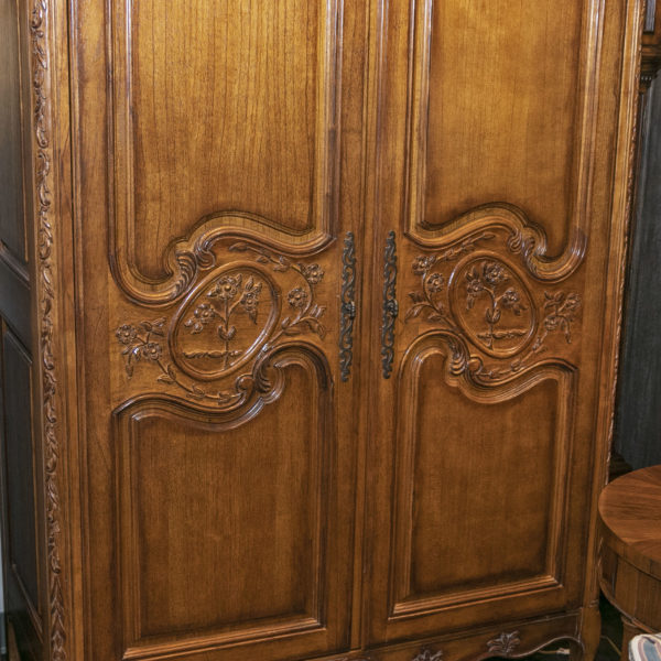 HEKMAN French Style Bonnet Top Media Cabinet - Image 3
