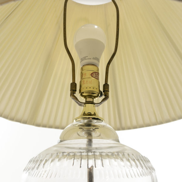 Pair of Crystal Urn Lamps on Silver Metal Bases - Image 5