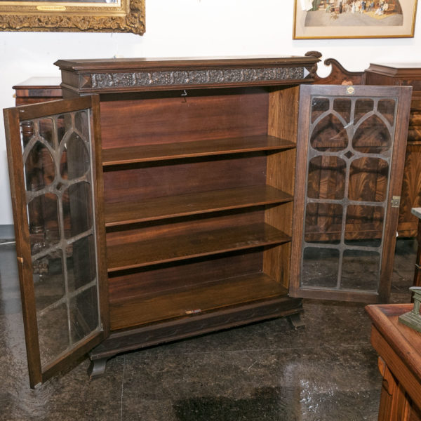 UNION FURNITURE Antique Oak Two-Door Carved Bookcase - Image 3