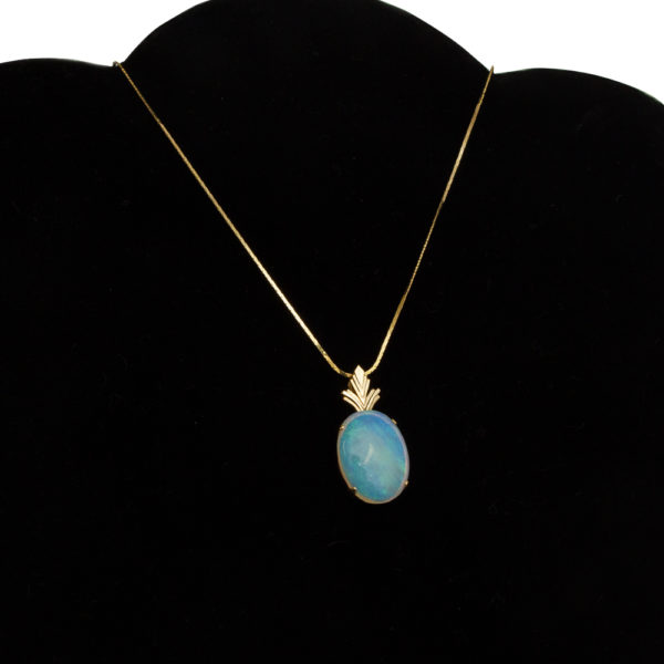 Opal Pendant Necklace in 14 Karat Gold - Image 4
