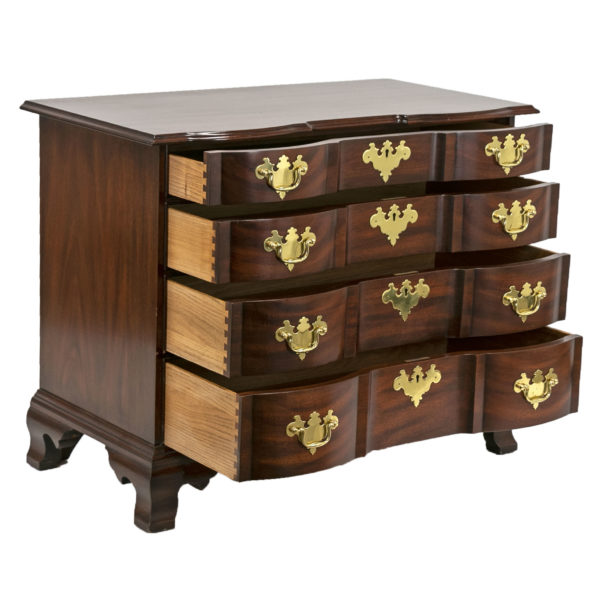 HENKEL HARRIS Mahogany 4 Drawer Blockfront Chest - Image 2