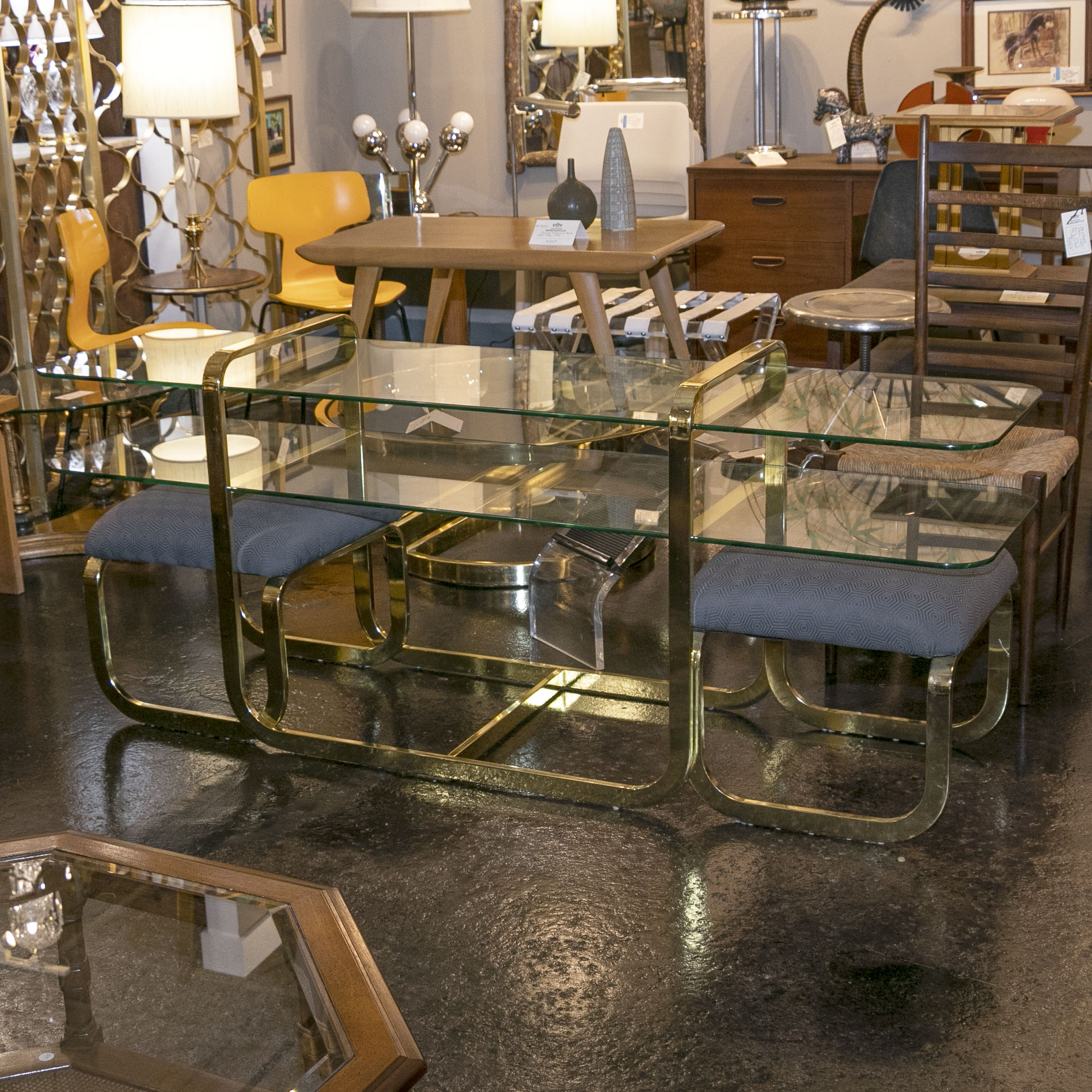 Vintage Brass Etagere in the style of Milo Baughman, 1980s shelving unit