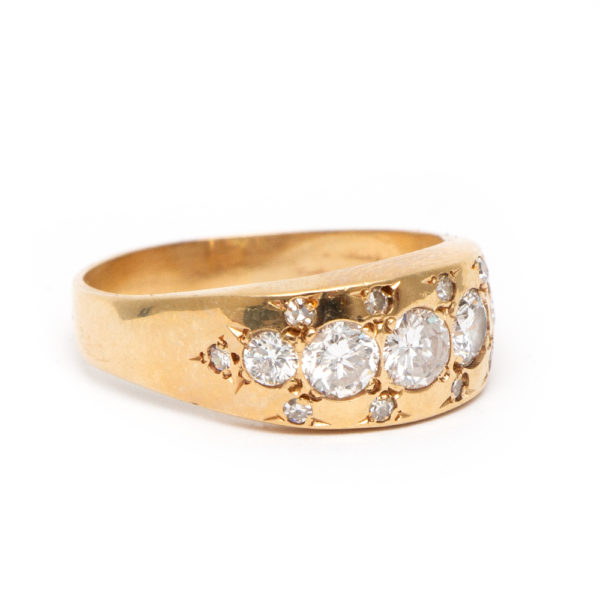 Vintage 1.75 Total Carat Diamond Ring in 14 Karat Gold - Image 2
