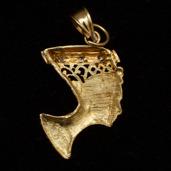 Nefertiti Diamond Pendant in 10 Karat Gold - Image 3