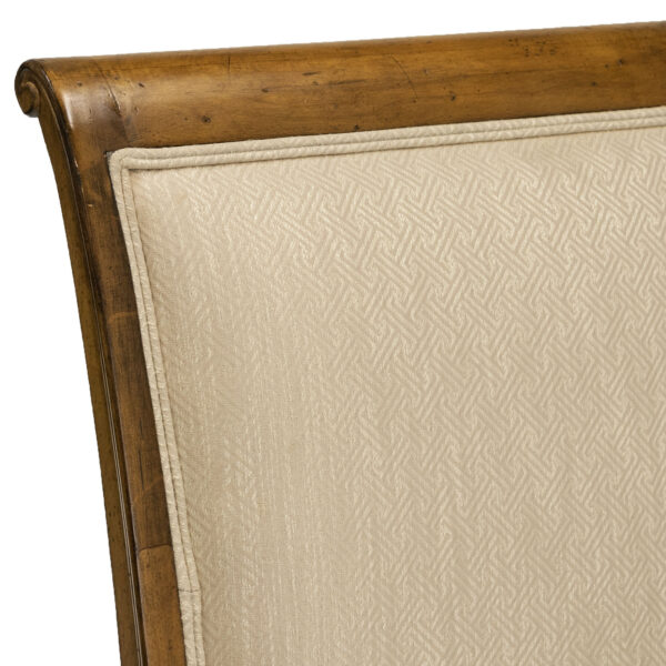 LEXINGTON Southern Living Dining Table with 10 Chairs, 2-22.5” Leaves, and Pads - Image 7