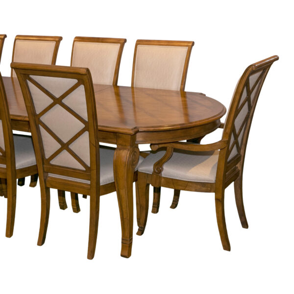 LEXINGTON Southern Living Dining Table with 10 Chairs, 2-22.5” Leaves, and Pads - Image 1