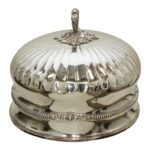 Antique Large Silverplated Serving Dome with Shell Detail - Image 3