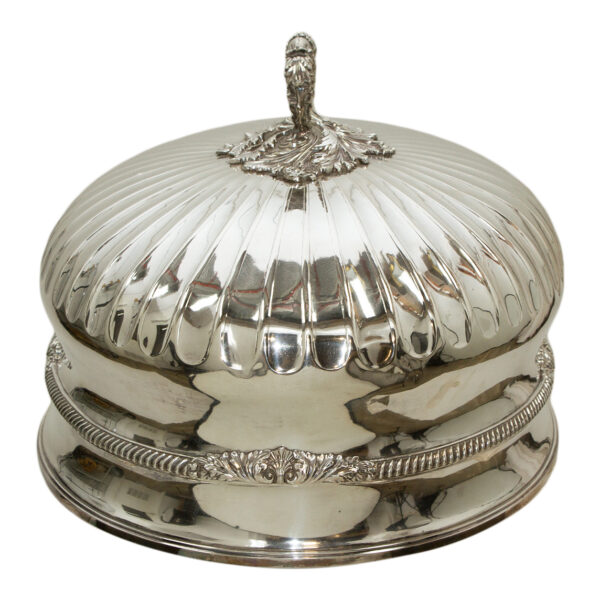 Antique Large Silverplated Serving Dome with Shell Detail - Image 3