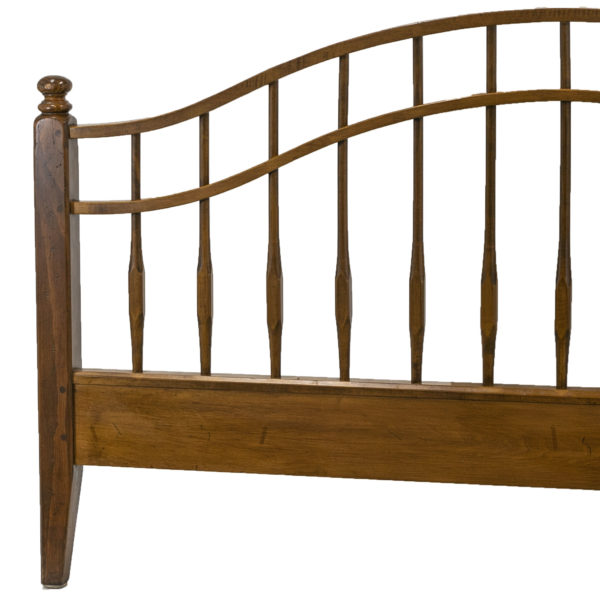 ETHAN ALLEN Country Craftsman Queen Size Spindle Bed - Image 2
