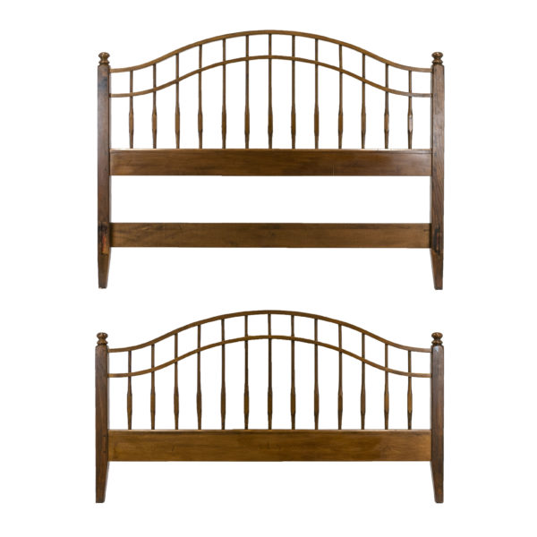 ETHAN ALLEN Country Craftsman Queen Size Spindle Bed - Image 1