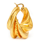 Pair of Large Hoop Earrings in 18 Karat Gold - Image 4