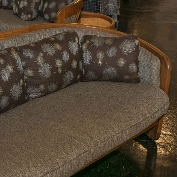 1980s HOWARD FURNITURE Oak Barrel Back Loveseat - Image 5