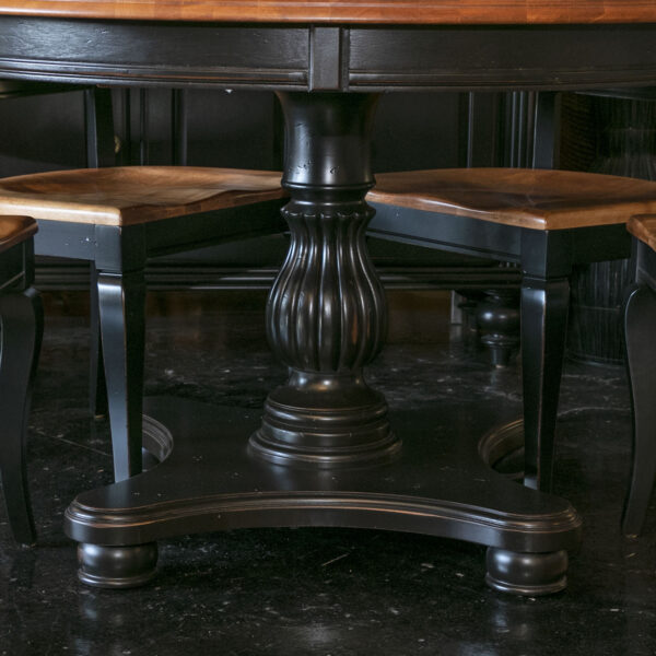 NICHOLS AND STONE Two Tone Dining Table with 4 Chairs 1-18” Leaves - Image 11