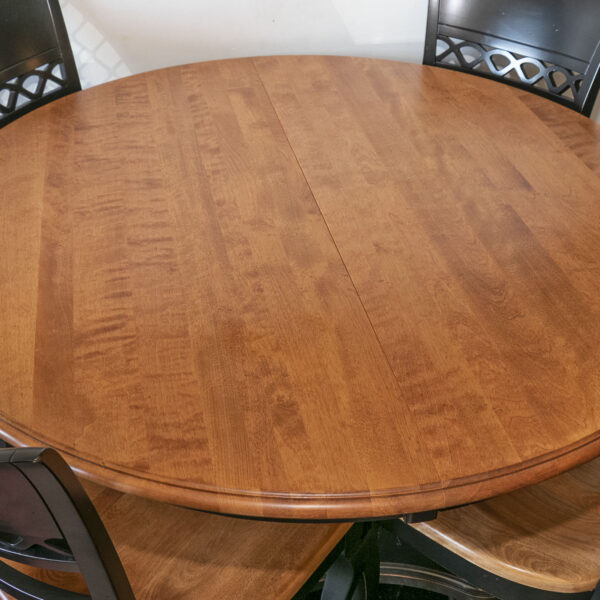 NICHOLS AND STONE Two Tone Dining Table with 4 Chairs 1-18” Leaves - Image 9