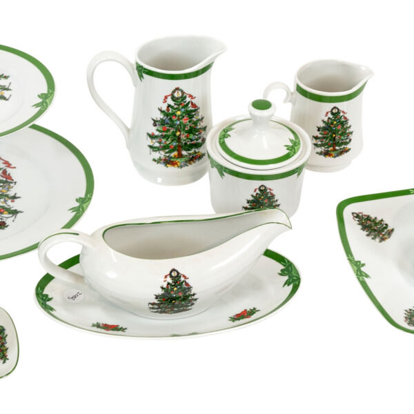 86 Piece GEORGES BRIARD Yuletide Dinnerware - Image 7