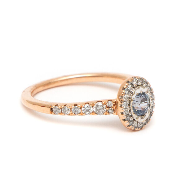 0.38 Carat Sapphire and Diamond Ring in 14 Karat Gold - Image 2