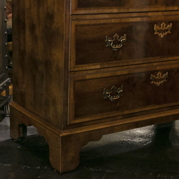 HENREDON Aston Court Banded Mahogany Chest - Image 5