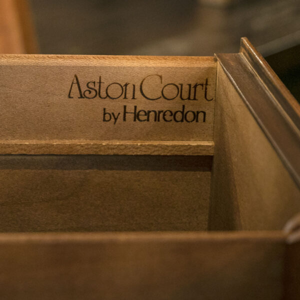 HENREDON Aston Court Banded Mahogany Chest - Image 6