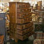 HENREDON Aston Court Banded Mahogany Chest - Image 2