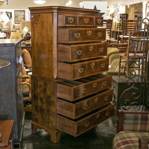 HENREDON Aston Court Banded Mahogany Chest - Image 2