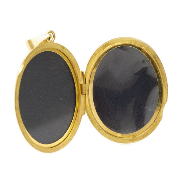 Engraved Oval Locket in 18 Karat Gold - Image 2
