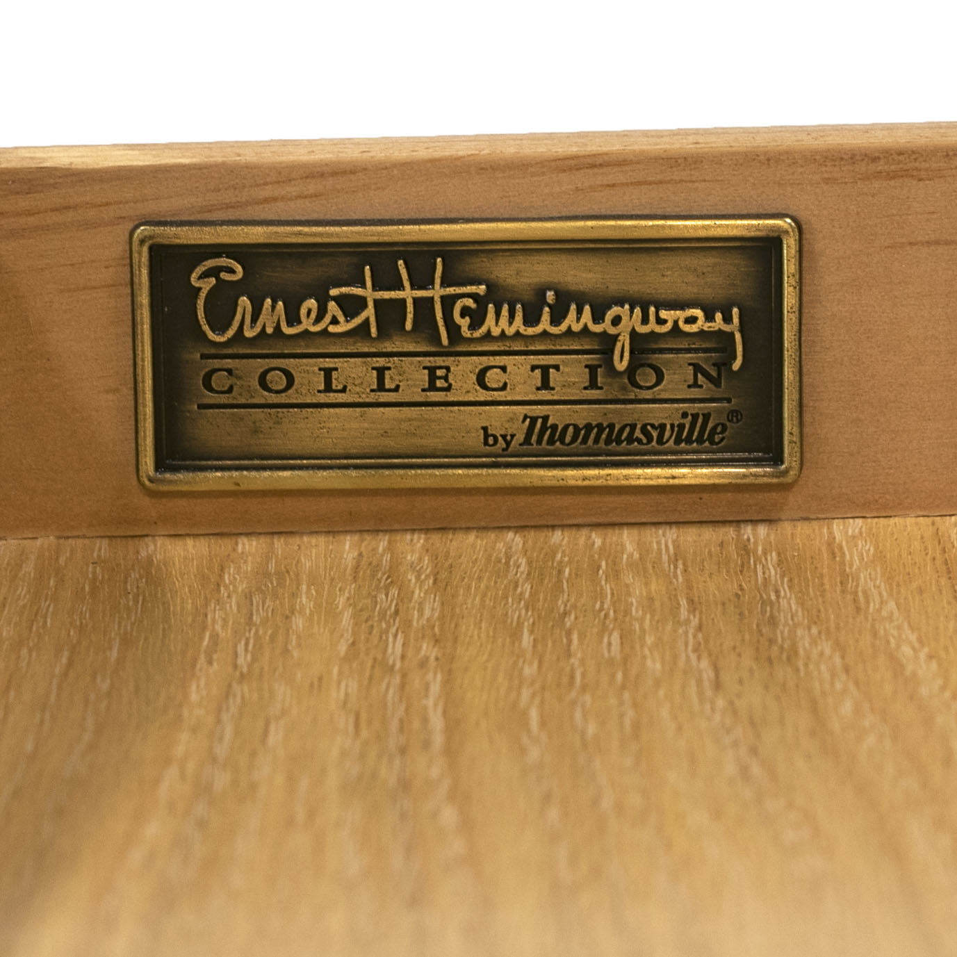 Thomasville ernest hemingway online dining table