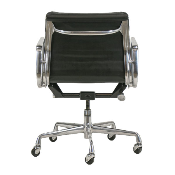 HERMAN MILLER Eames Soft Pad Chair - Image 4