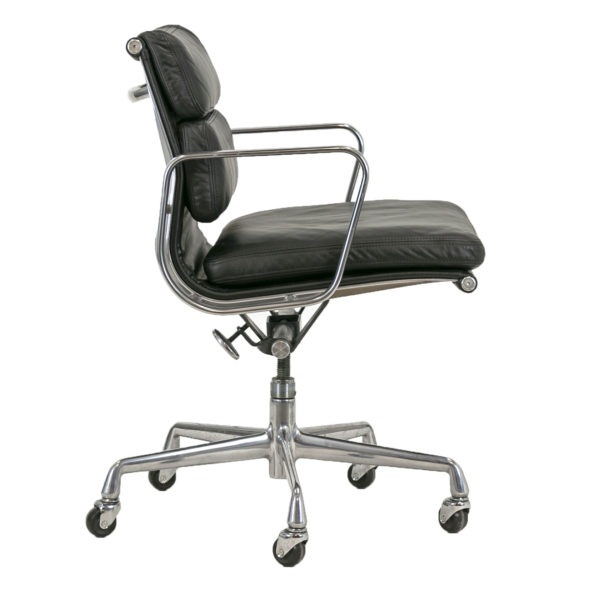 HERMAN MILLER Eames Soft Pad Chair - Image 3