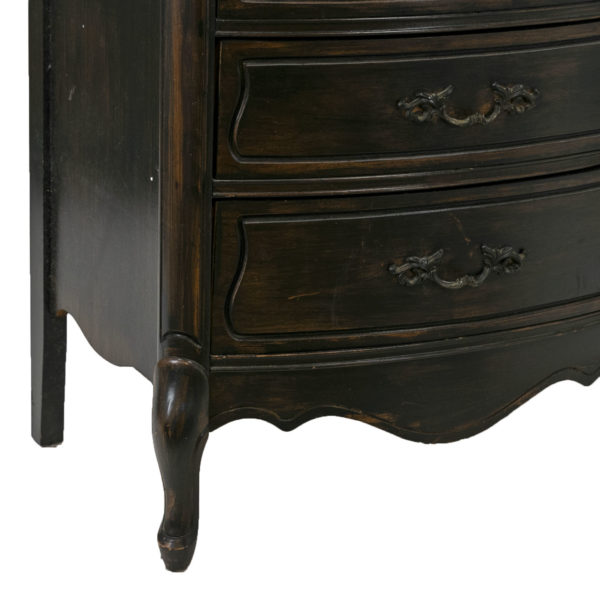 Lenoir House by BROYHILL French Provincial 9 Drawer Chest with Mirror - Image 5