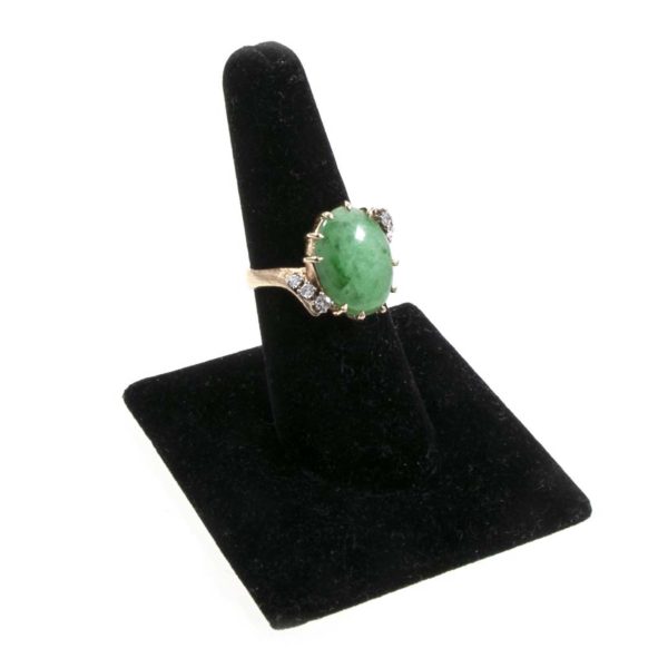 14 Karat Gold Ring with Jade-Like Stone and Diamond Accents - Image 8