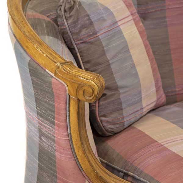 French Louis XVI Style Rounded Back Settee in Purple and Pink Striped Silk Upholstery - Image 5