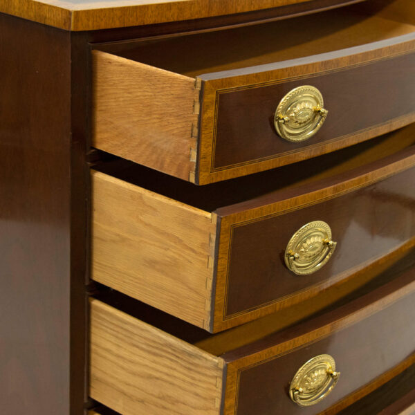COUNCILL Hepplewhite Mahogany Bow Front 4 Drawer Chest - Image 5