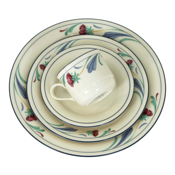77 Piece LENOX Poppies on Blue China - Image 1