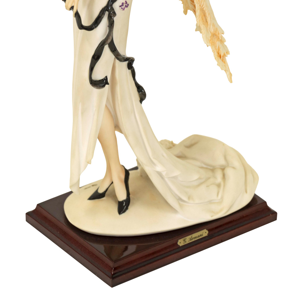 GIUSEPPE ARMANI Lady with Peacock Limited Edition Figurine