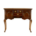 LEXINGTON Queen Anne Cherry Huntboard