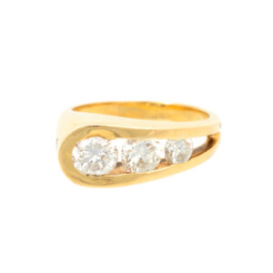 1.36 Carat Total Weight Diamond Ring in 18 Karat Gold