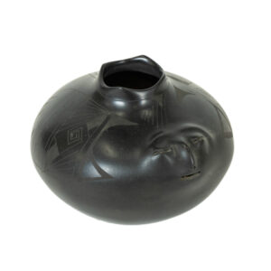 IVON QUEZADA Mexican Mata Ortiz Pueblo Blackware Effigy Pot