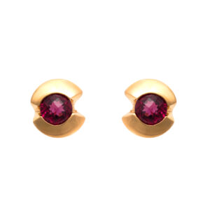 Pair of Garnet Stud Earrings in 14 Karat Gold