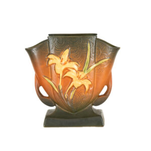 ROSEVILLE POTTERY Zephyr Lily Vase in Red