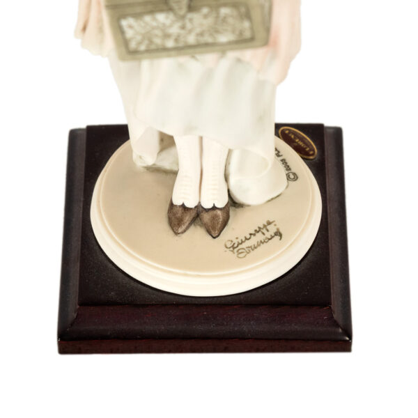 GIUSEPPE ARMANI Traveller “Golden Age” Figurine - Image 3