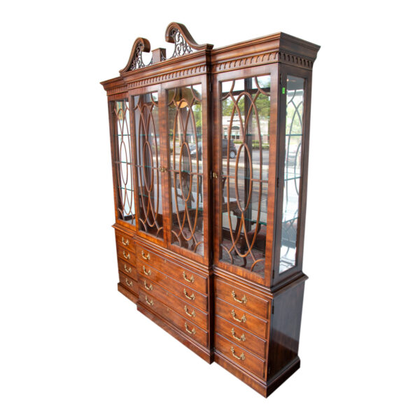 HENREDON Rittenhouse Square China Cabinet - Image 1
