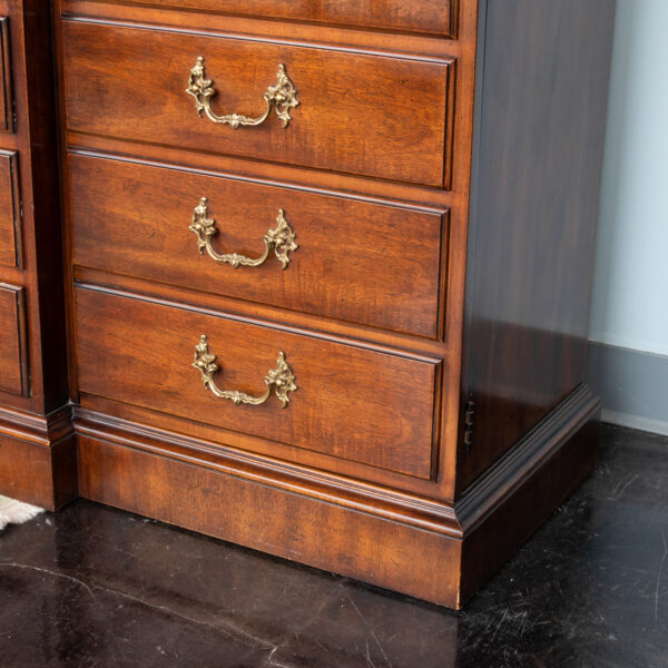 HENREDON Rittenhouse Square China Cabinet - Image 9