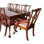 HENREDON Rittenhouse Square Dining Table with Leaves and 9 Chairs