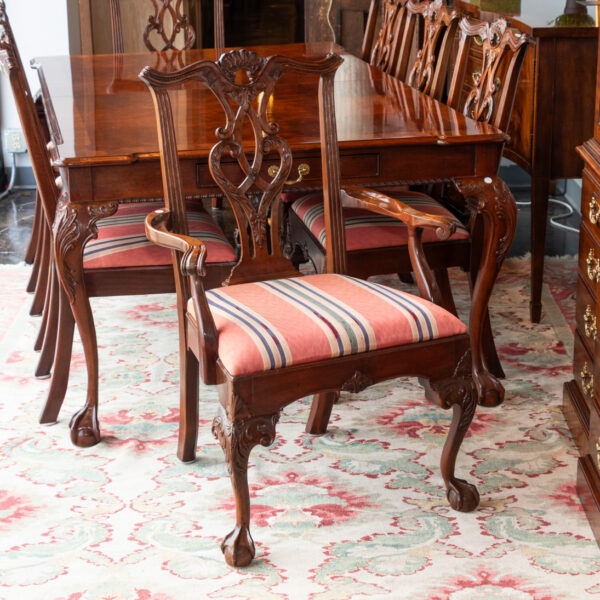 HENREDON Rittenhouse Square Dining Table with Leaves and 9 Chairs - Image 7