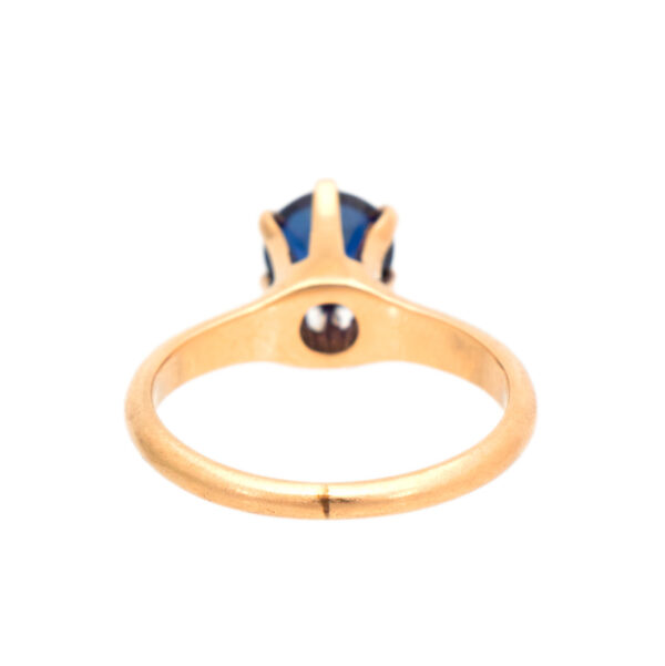 Vintage Sapphire Ring in 14 Karat Gold - Image 4