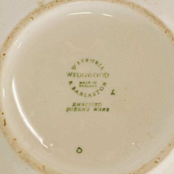 WEDGWOOD Blue on Cream Teapot - Image 4